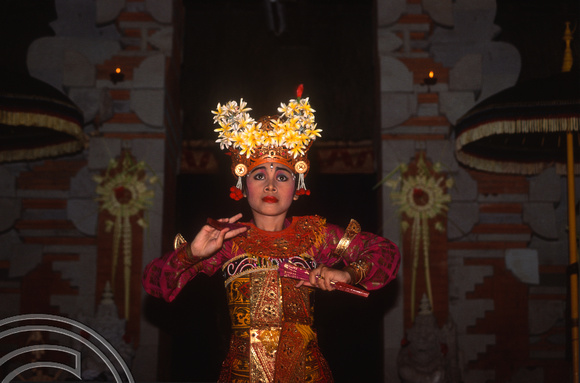 T4783. Balinese dancer. Ubud. Bali. Indonesia. December1994