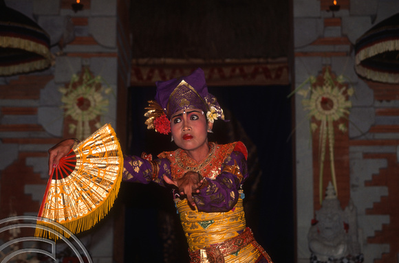 T4784. Balinese dancer. Ubud. Bali. Indonesia. December1994
