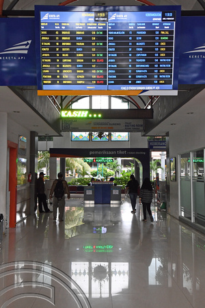 DG264719. Concourse. Gubeng station. Surabaya. Java. Indonesia. 11.2.17