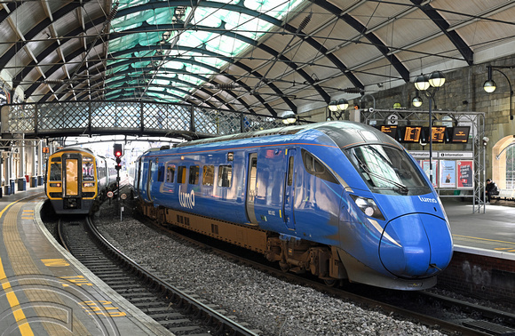 DG426958. 803002. 1E82. 0924 Edinburgh to London Kings Cross. Newcastle. 10.9.2024.