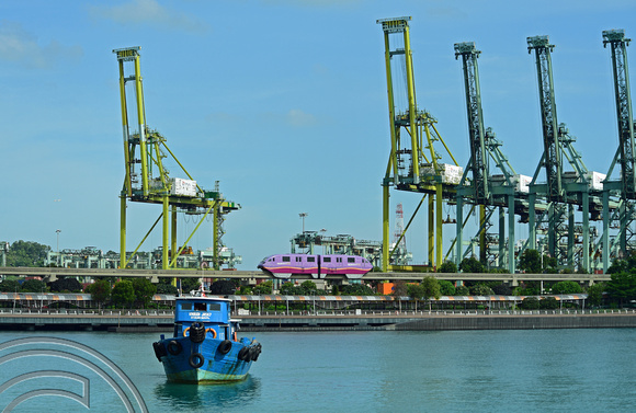 DG265723. Monorail. Harbour Front. Singapore. 17.2.17