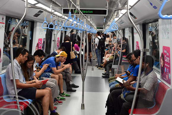 DG265758. Pax. Downtown line. MRT. Singapore. 17.2.17