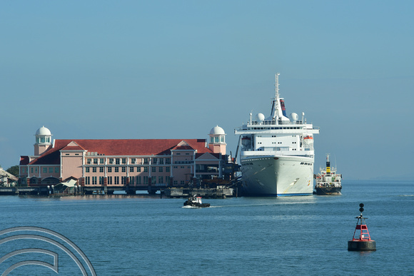 DG267146. Superstar Libra. Cruise ship. Built 1988. 42275 dwt. Registed Bahamas. Penang Harbour. Malaysia. 24.2.17