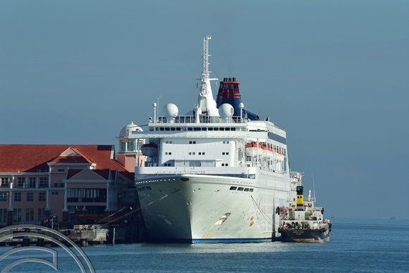 DG267147. Superstar Libra. Cruise ship. Built 1988. 42275 dwt. Registed Bahamas. Penang Harbour. Malaysia. 24.2.17