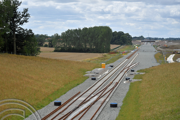 DG399943. E-W rail and HS2 IMD site. Seen from Queen Catherine Rd. Steeple Claydon. Buckinghamshire. 1.8.2023.