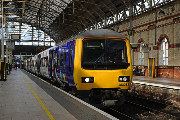 DG428328. 323233. Manchester Piccadilly. 21.9.2024.