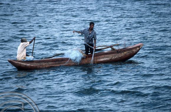 17175. Fishing in Bendiwewa Polonnaruwa. Sri Lanka. 09.01.04