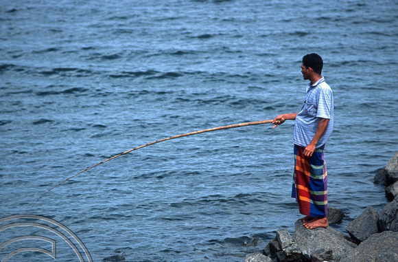 17174. Fishing in Bendiwewa Polonnaruwa. Sri Lanka. 09.01.04