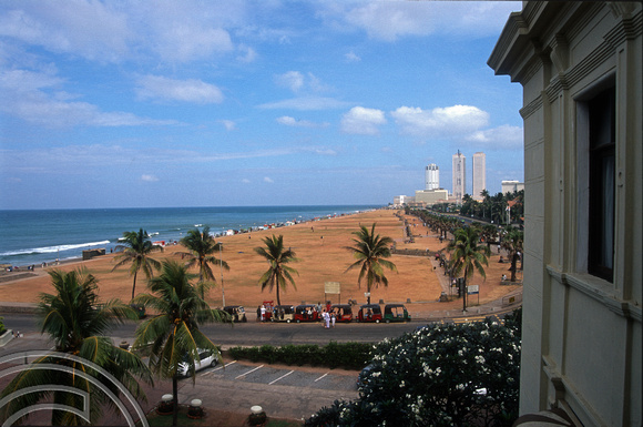 17223. View from the Galle Face Hotel. Colombo. Sri Lanka. 10.01.04