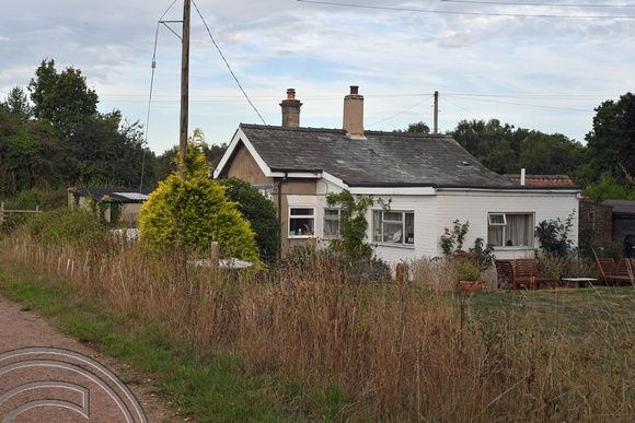 DG379103. Weavers way. Former crossing keepers house. Stow Heath Rd. Norfolk. 5.9.2022.