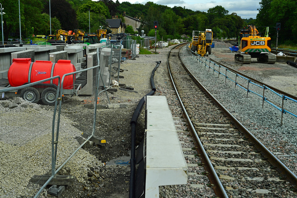DG401211. New platform and running line under construction. Dore and Totley. 25.8.2023.