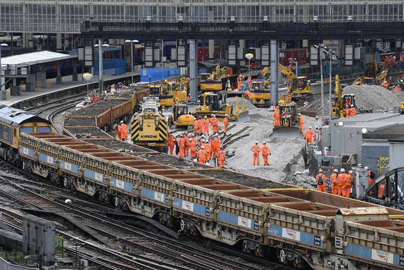 DG278511. Platform rebuilding. Waterloo upgrade. 8.8.17
