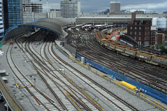 DG278553. Platform rebuilding and former Eurostar station. Waterloo upgrade. 8.8.17