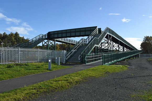 DG285268. New footbridge. Stirling. 22.10.17