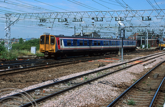 03893. 313003. Off to Ilford.  Stratford. 27.6.1994