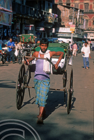 T6775. Rickshaw puller. Calcutta. West Bengal. India. February 1998