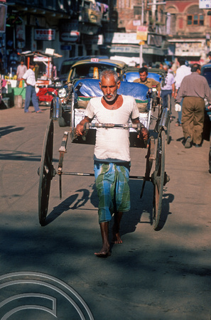 T6776. Rickshaw puller. Calcutta. West Bengal. India. February 1998
