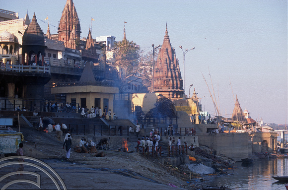 T6797. Cremations at the ghats. Varanasi. Uttar Pradesh. India. February 1998