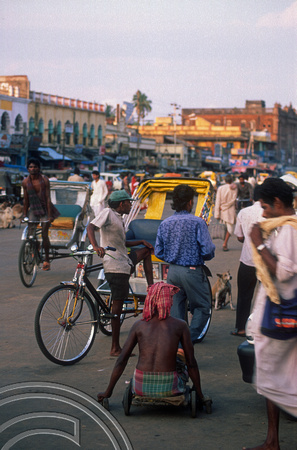 T6699. Streetlife. Puri. Orissa. India. February 1998