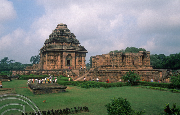 T6744. The Nritya Mandapa and Sun Temple. Konarak. Orissa. India. February 1998