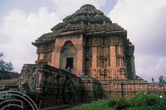 T6746. The Sun Temple. Konarak. Orissa. India. February 1998