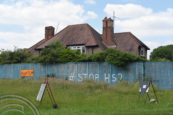 DG352153. Graffiti. School Hill. Calvert. Buckinghamshire. 23.6.2021.