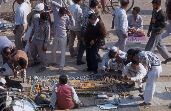 T04188. Market on the banks of the Yamuna river seen from the Red Fort. Delhi. India. December 1993