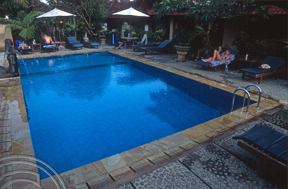 T015859. Pool at the Sagitarious Inn. Ubud. Bali. Indonesia. 17th September 2003