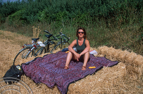 16th July 1995. Lynn stopping for a break whilst cycling. Kent