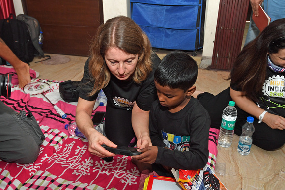DG291153. Visiting the Railway Children shelter in Karol Bagh. Delhi. India. 4.3.18