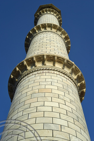 DG291529. Minaret. The Taj Mahal. Agra. India. 4.3.18