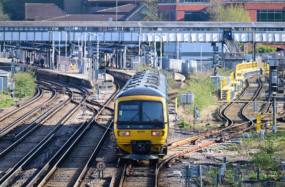 DG443844. 165105. 1O77. 1621 Reading to Gatwick Airport. Guildford. 9.4.2025.