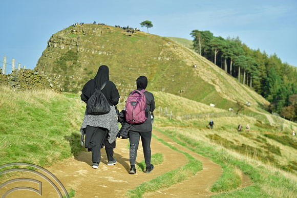 DG404132. Muslim woman hikers. Edale. Derbyshire. 8.9.2023.