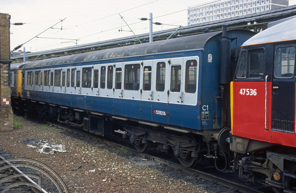 04784 53921. Scrap DMUs en route to Glasgow. Crewe. 13.6.1995