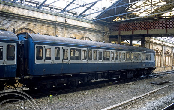 04791. 53919. Scrap DMUs en route to Glasgow. Crewe. 13.6.1995