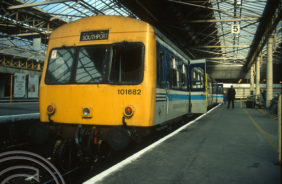 04807. 101682  53256. 51505. 09.57 to manchester Piccadilly. Southport. 14.6.1995