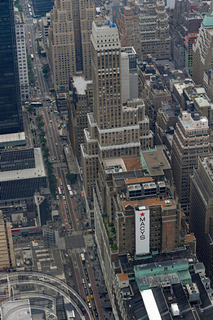 DG297807. Manhattan skyline seen from the Empire state building. New York. USA. 28.5.18