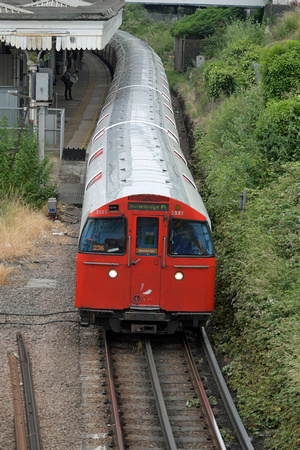 DG300231. Bakerloo line train. Willesden Junction. London. 20.6.18