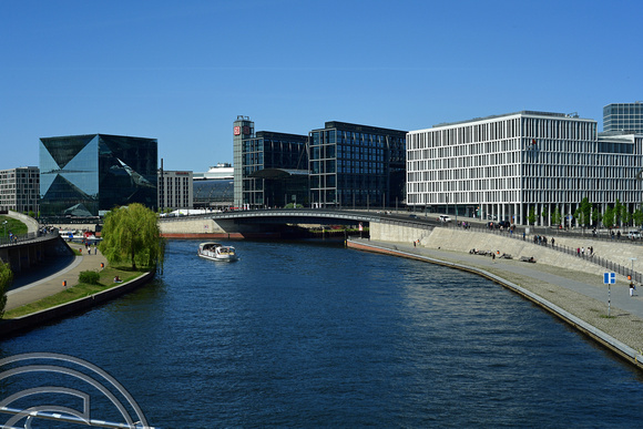 DG369654. The Hauptbahnhof, 3XN Cube and design offices. Berlin. Germany. 8.5.2022.