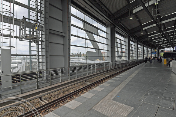 DG308429. Rebuilt station. Ostkreuz. Berlin. Germany. 16.9.18