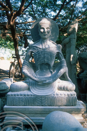 T6636. Newly carved statue. Mahabalipuram. Tamil Nadu. India. February 1998