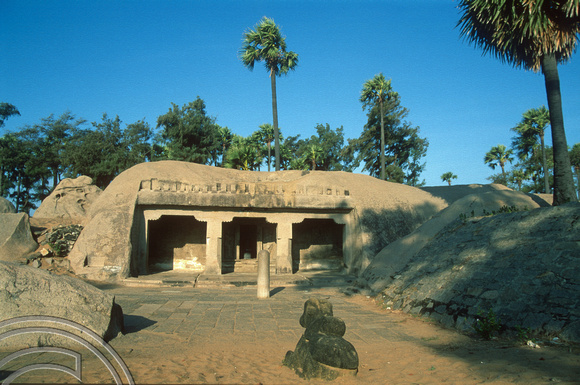 T6653. Temple North of the town. Mahabalipuram. Tamil Nadu. India. February 1998