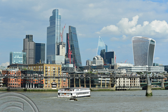 DG358334. The city seen from the South Bank. London. 18.9.2021.