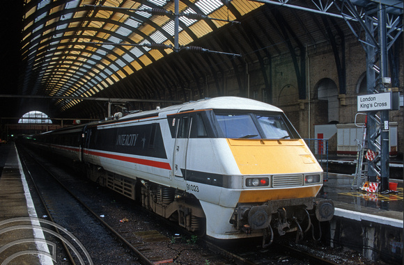 05352. 91023. 17.00 to Glasgow Central. Kings Cross. 16.9.95