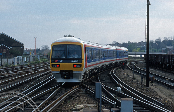 05592. 166213. Arriving from the West. Redhill. 21.4.1996