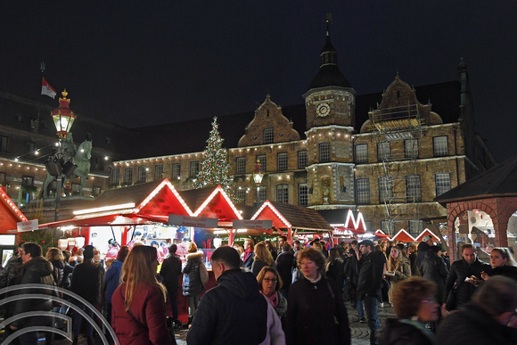 DG314761. Christmas market. Old town. Dusseldorf. Germany. 6.12.18