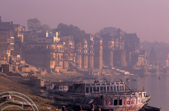 T6802. Dawn at the Ghats. Varanasi. Uttar Pradesh. India. 1998.