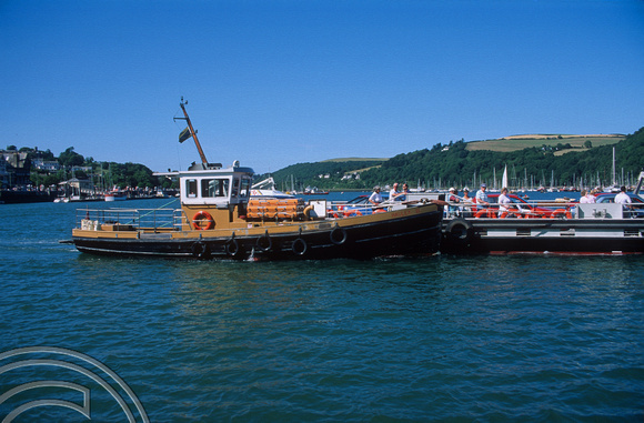 R0037. The Dartmouth ferry. Devon. England. 27th. July 1994