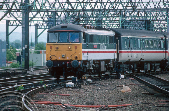 04941. 86247. Arriving from Plymouth. Manchester Piccadilly.19.6.95