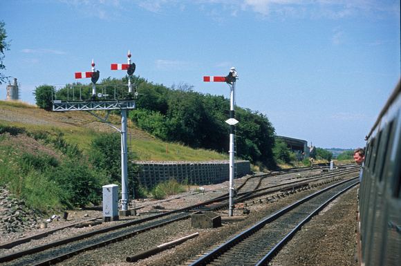 5206. GWR and LMS signals. Fenny Compton. 29.7.95